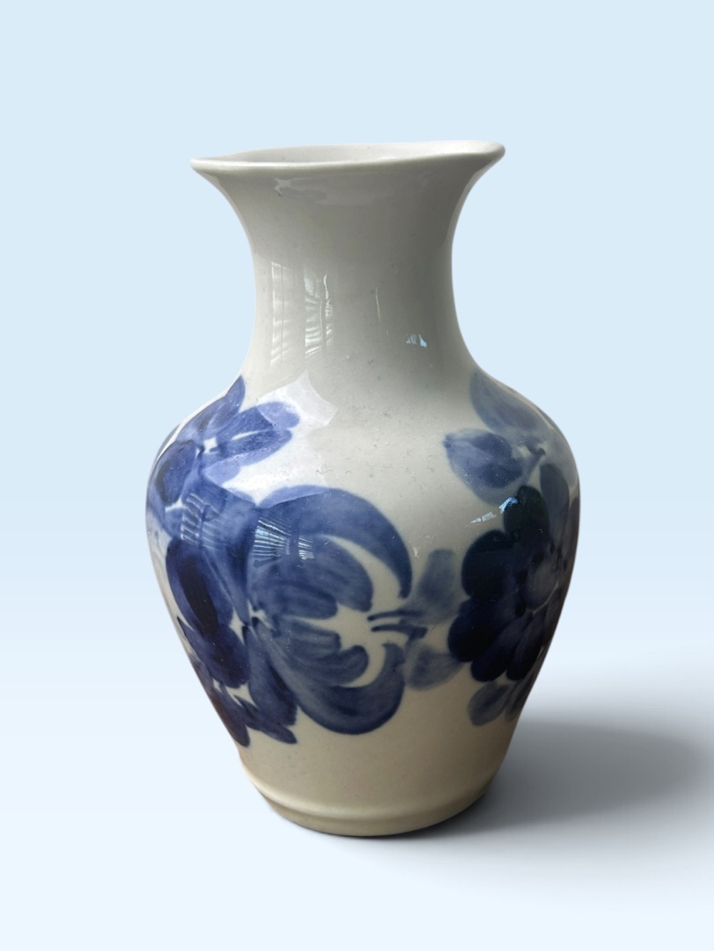 Blue & White Floral Ceramic Bud Vase Small Asian Style Vase 4.5”